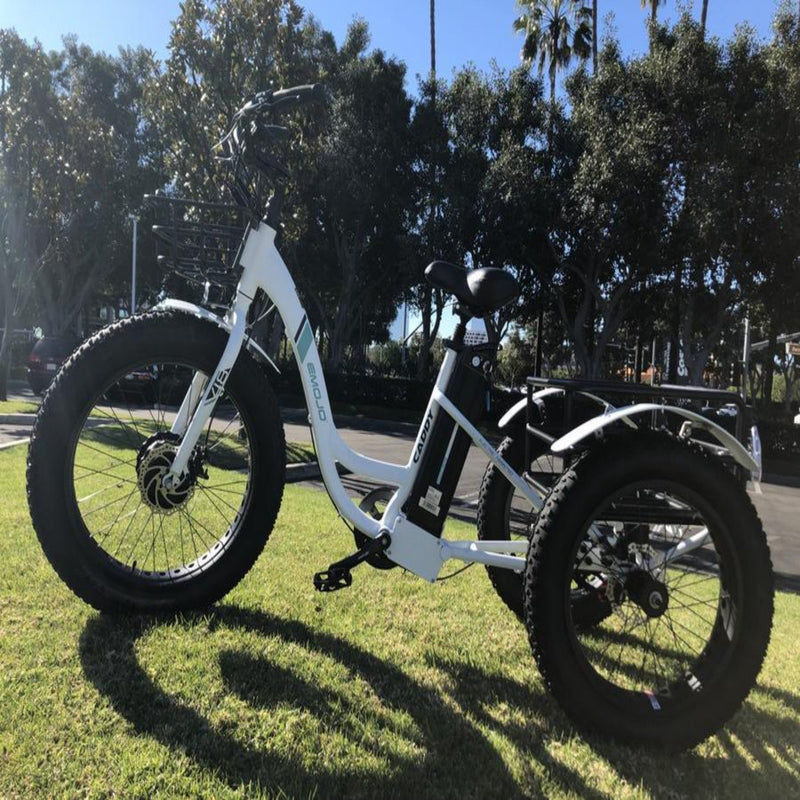 Emojo 500W Caddy Step Through Electric Tricycle - white tricycle parked in grass